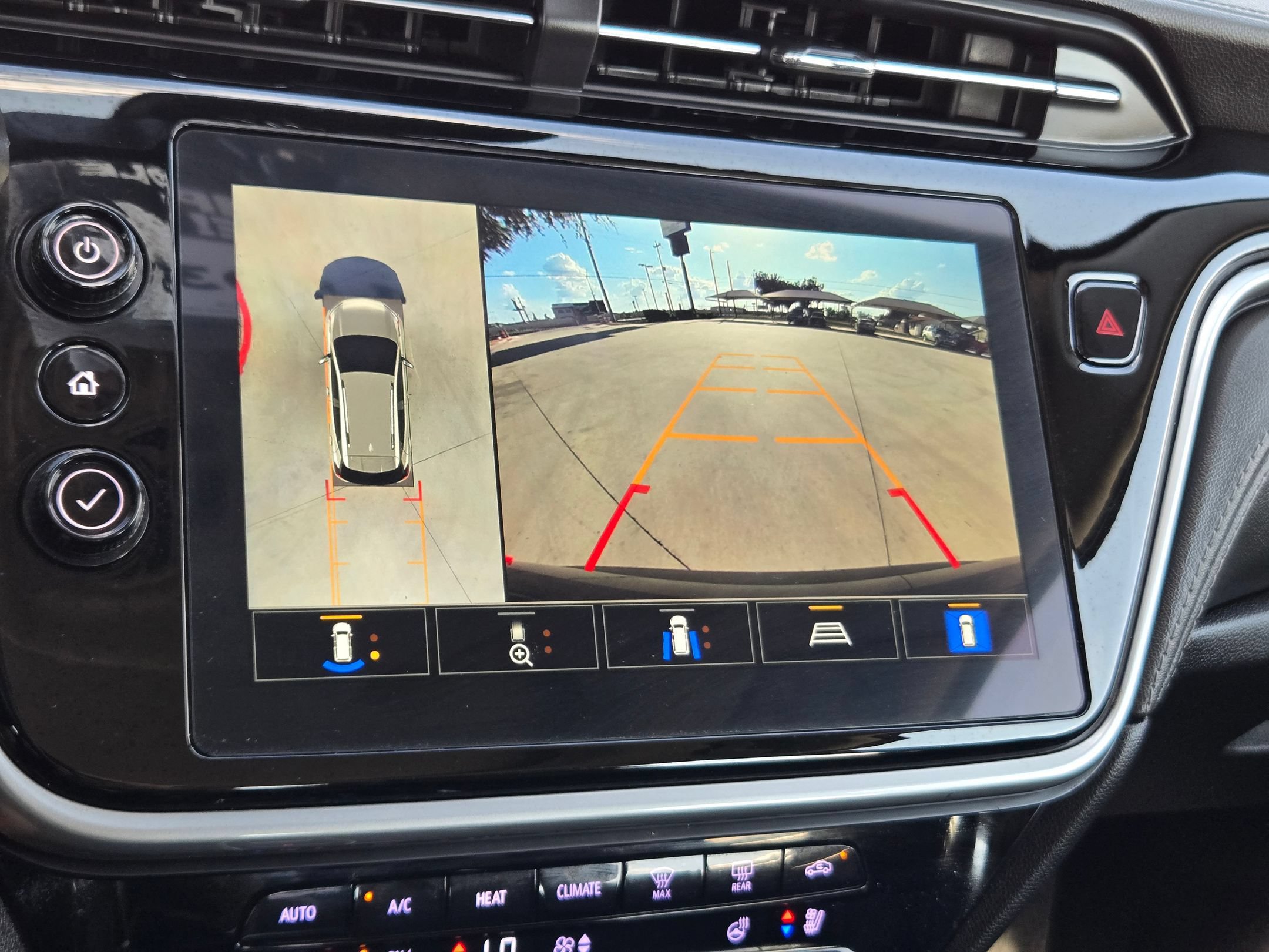 Certified 2023 Chevrolet Bolt EUV Premier w/ Sun & Sound Package FWD image 16