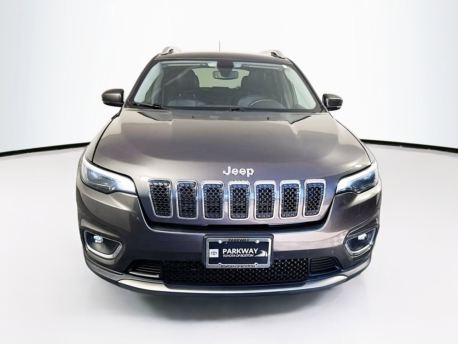 Used 2019 Jeep Cherokee Limited AWD/4WD image 2