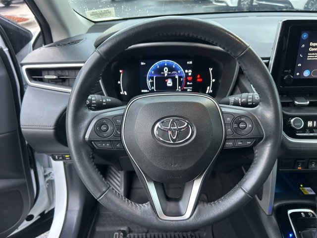 Used 2023 Toyota Corolla Cross XLE image 18