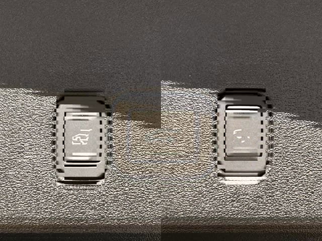 New 2026 Cadillac Optiq Luxury 2 image 25