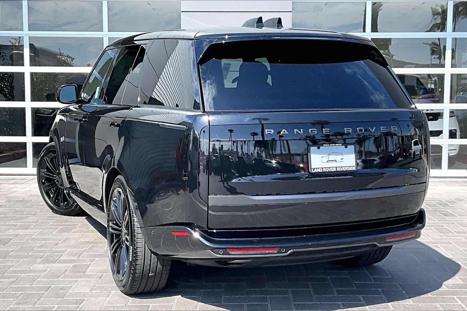 New 2026 Land Rover Range Rover SE AWD/4WD image 3
