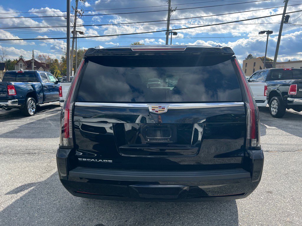 Used 2020 Cadillac Escalade Luxury image 6