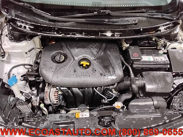 Used 2016 Hyundai Elantra GT FWD image 9