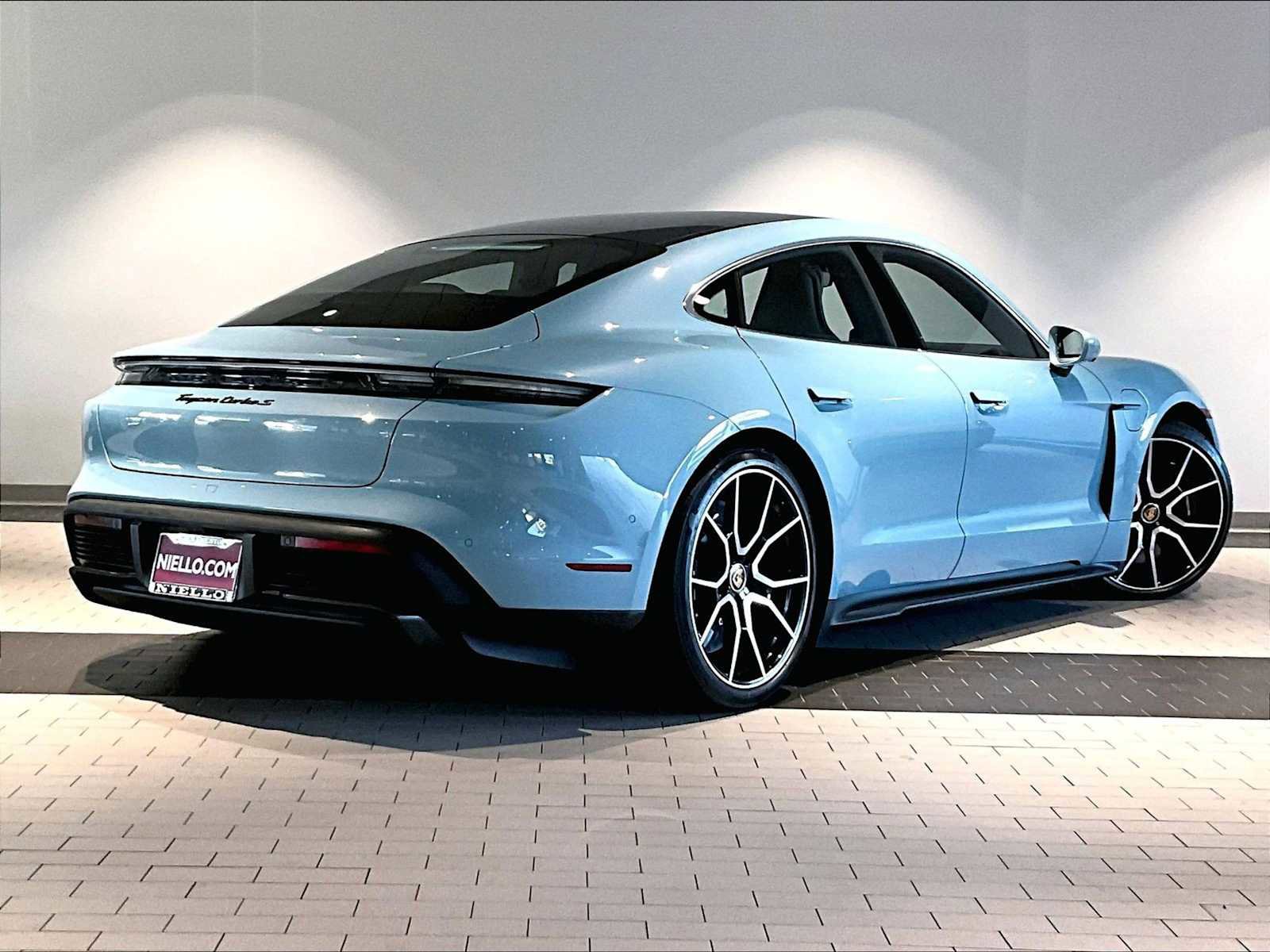 Used 2024 Porsche Taycan Turbo image 10