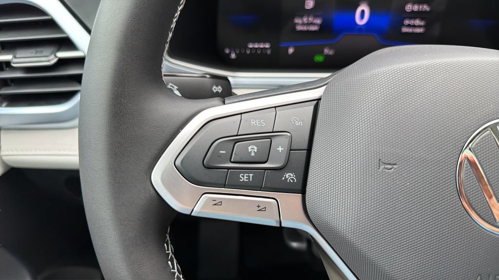 New 2026 Volkswagen Taos SE FWD image 22