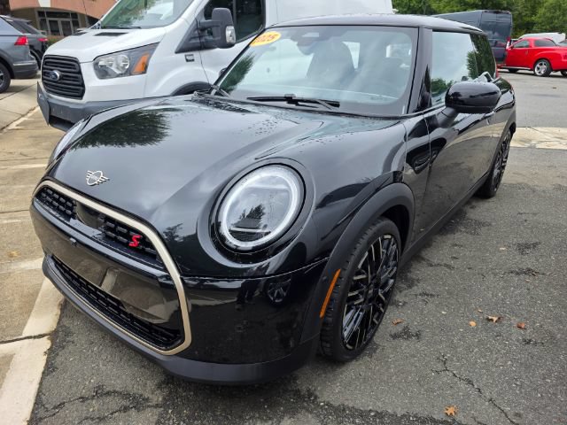 Used 2025 MINI Cooper S FWD image 2