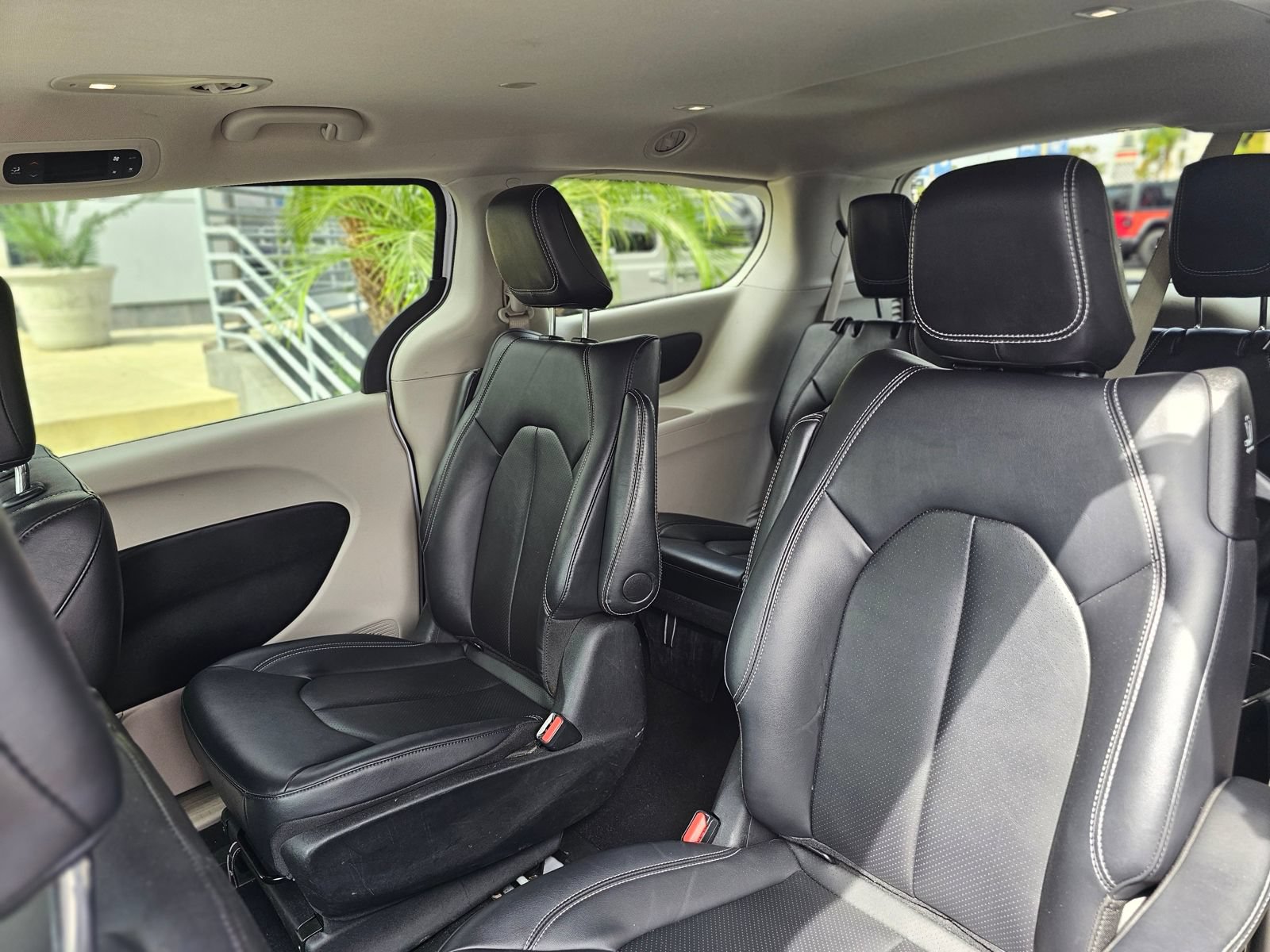 Used 2024 Chrysler Pacifica Limited FWD image 26