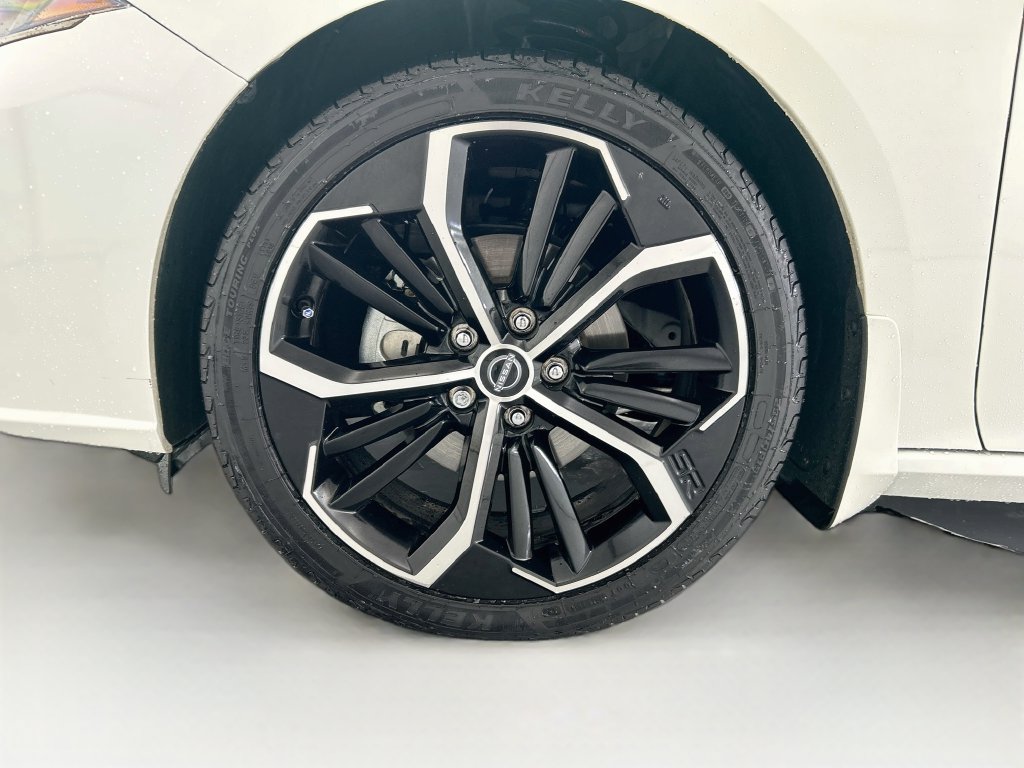 Used 2023 Nissan Altima 2.5 SR w/ SR Premium Package FWD image 29