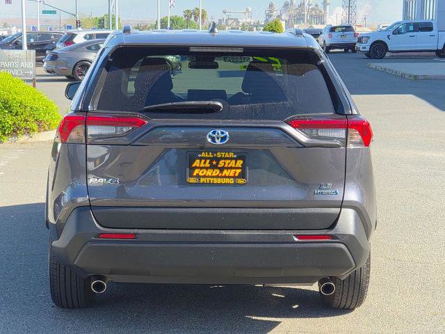 Used 2022 Toyota RAV4 LE AWD/4WD image 5