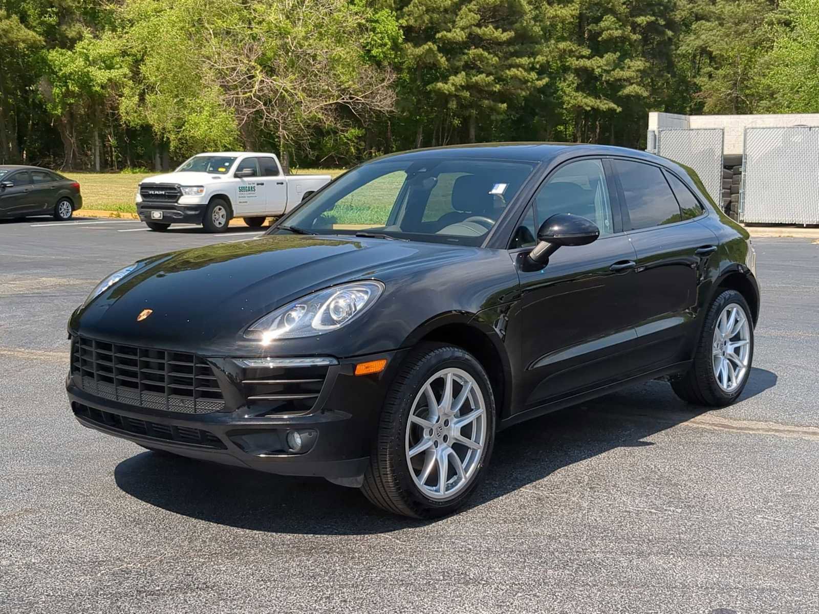 Used 2017 Porsche Macan AWD/4WD image 4