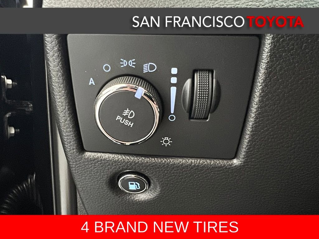 Used 2022 Jeep Grand Cherokee Limited w/ Trailer Tow Group IV image 36