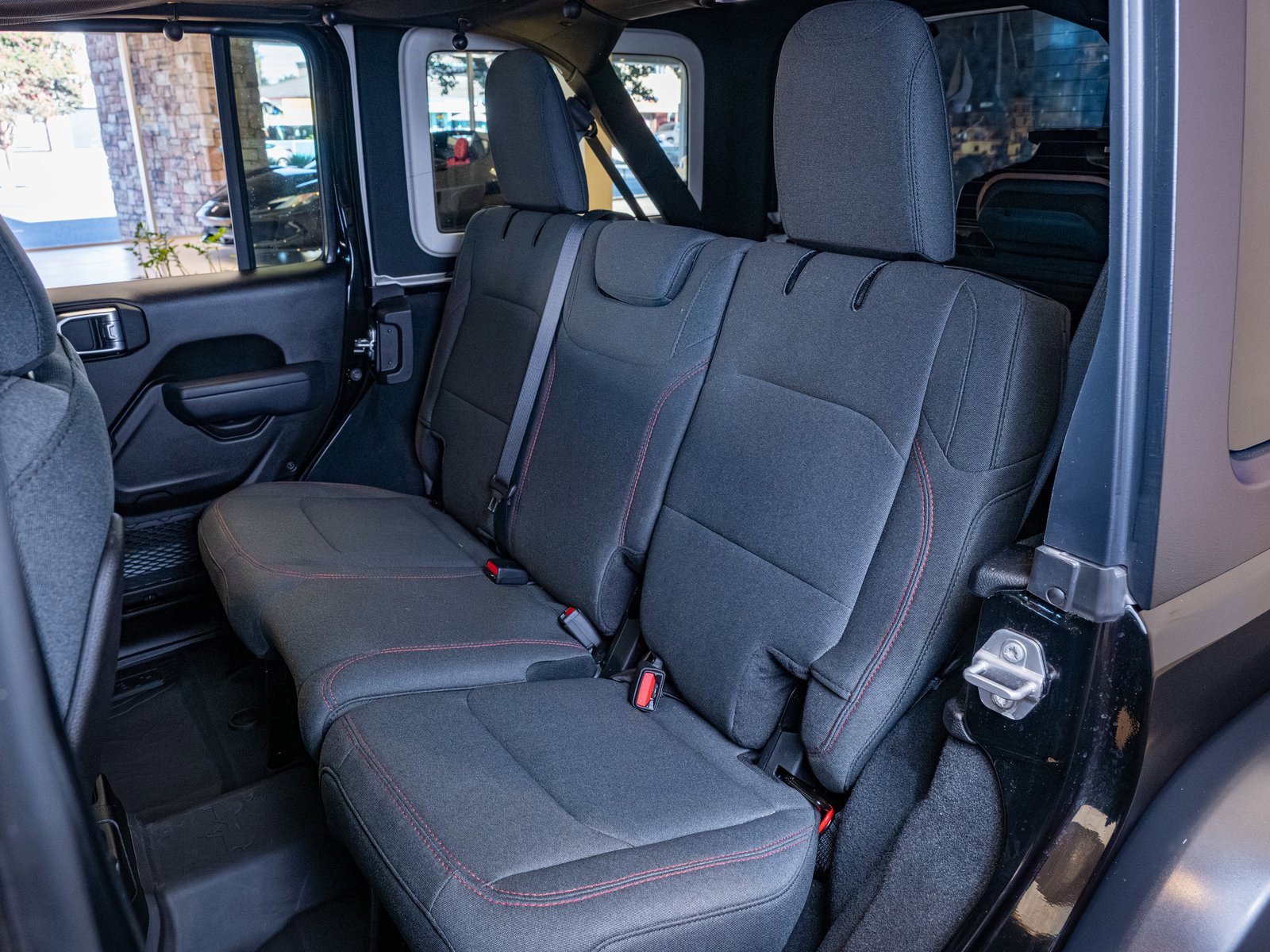 Used 2024 Jeep Wrangler Unlimited Rubicon image 15