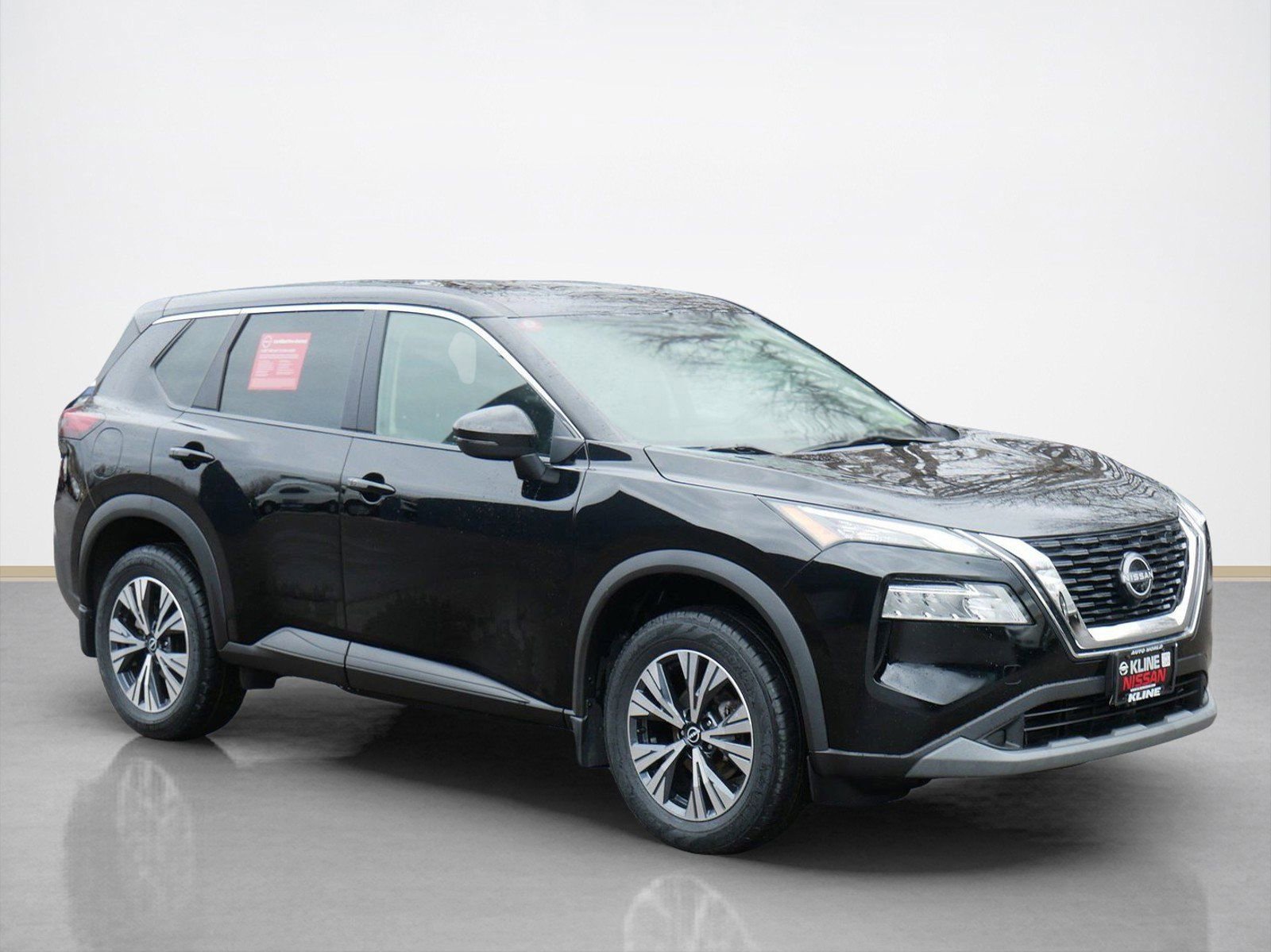 Used 2022 Nissan Rogue SV image 1