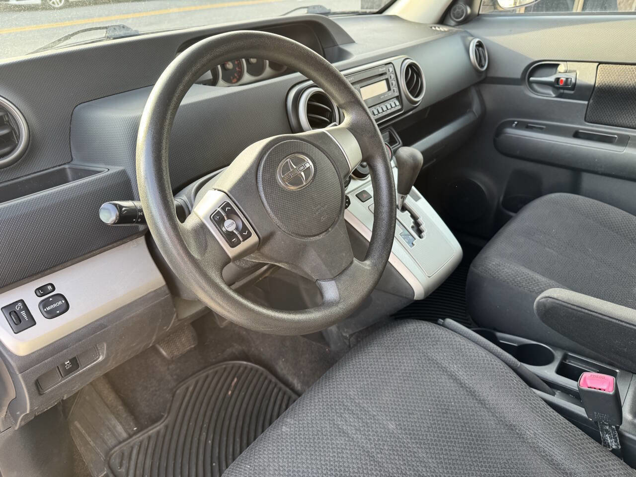 Used 2010 Scion xB FWD image 13