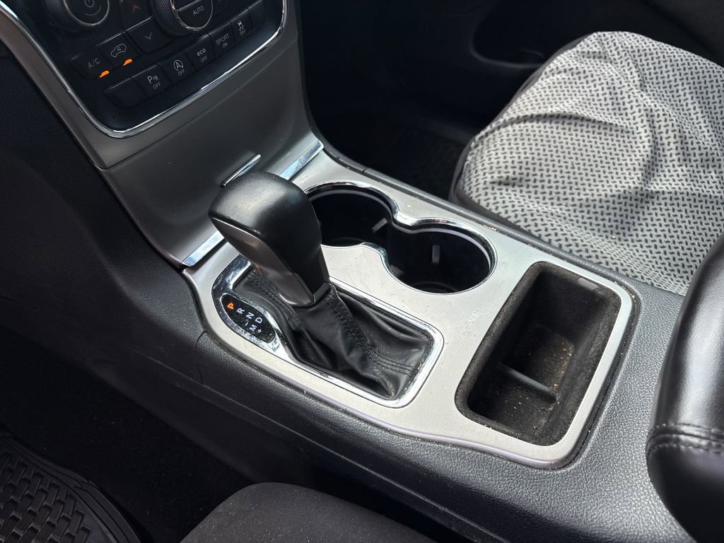 Used 2018 Jeep Grand Cherokee Laredo RWD image 27