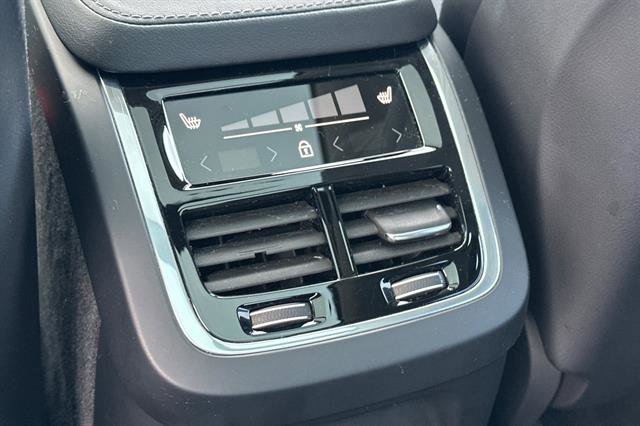 Certified 2023 Volvo XC90 T8 Ultimate w/ Protection Package Premier image 13