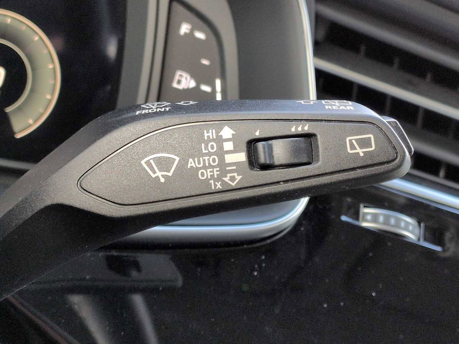 Used 2022 Audi Q7 Premium Plus image 28