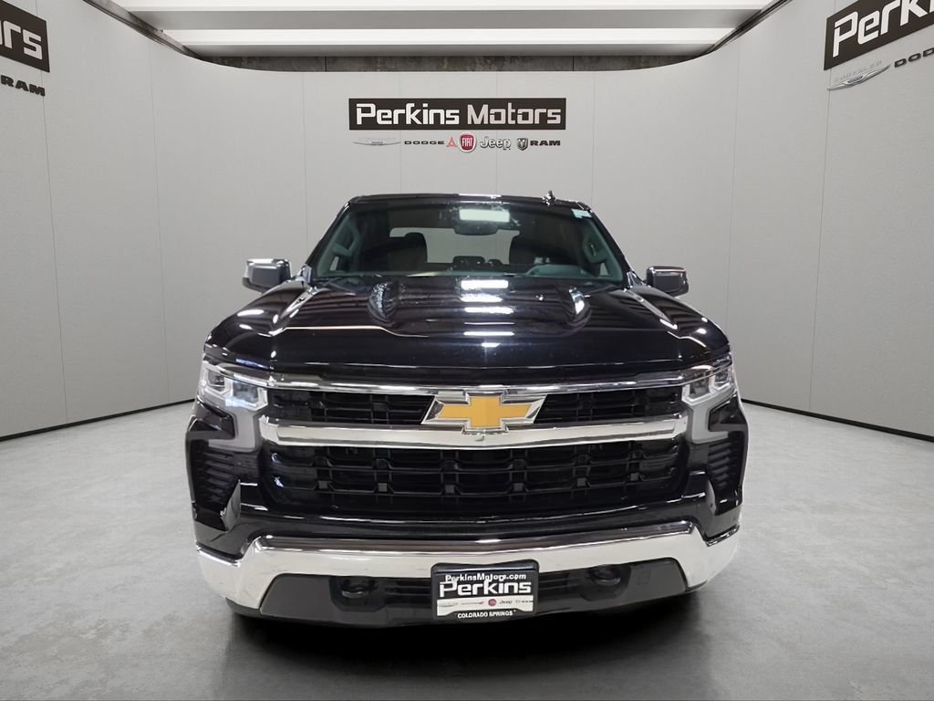 Used 2025 Chevrolet Silverado 1500 LT AWD/4WD image 9