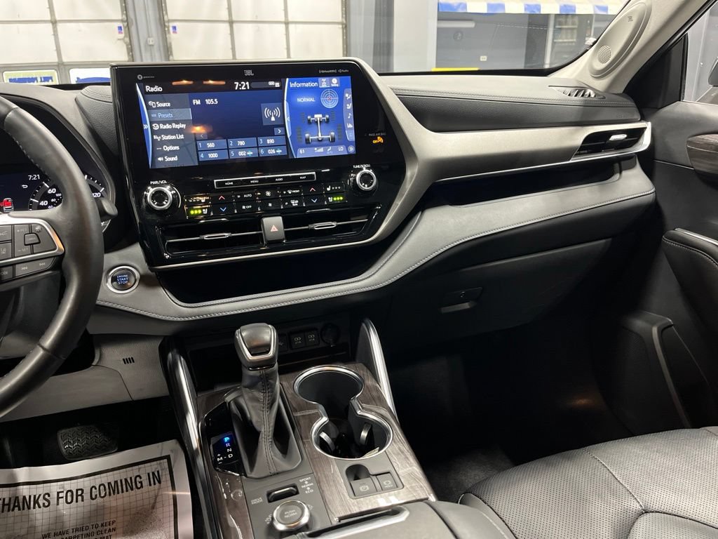 Used 2020 Toyota Highlander Limited AWD/4WD image 28