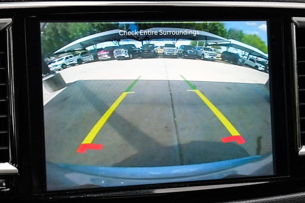 Used 2021 Chrysler Pacifica Touring-L FWD image 18