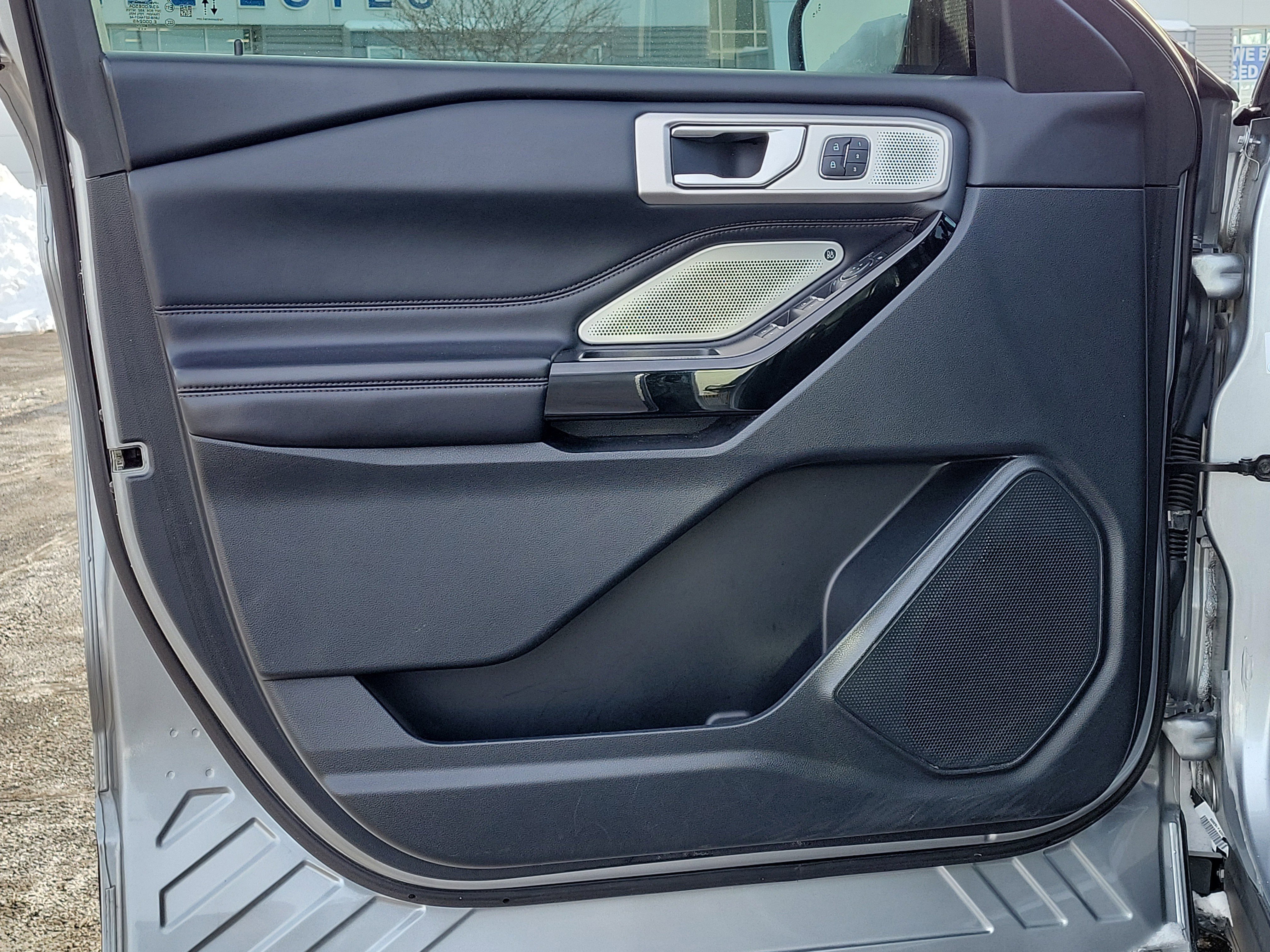 Used 2021 Ford Explorer Platinum w/ Equipment Group 601A image 18