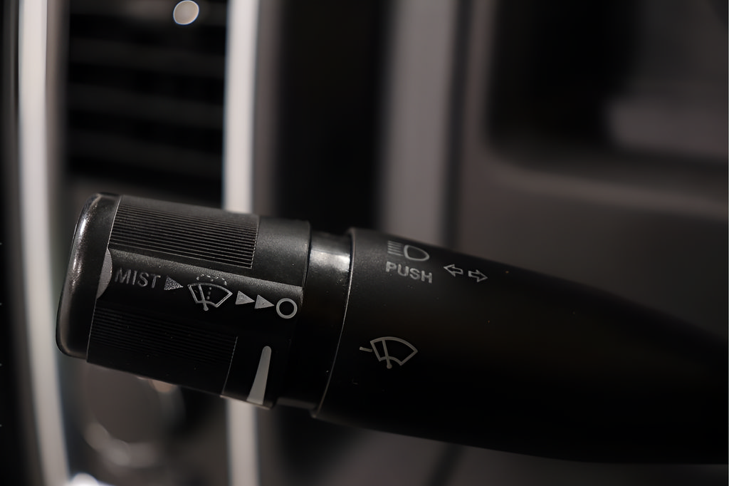 Used 2018 RAM 1500 Classic SLT AWD/4WD image 15