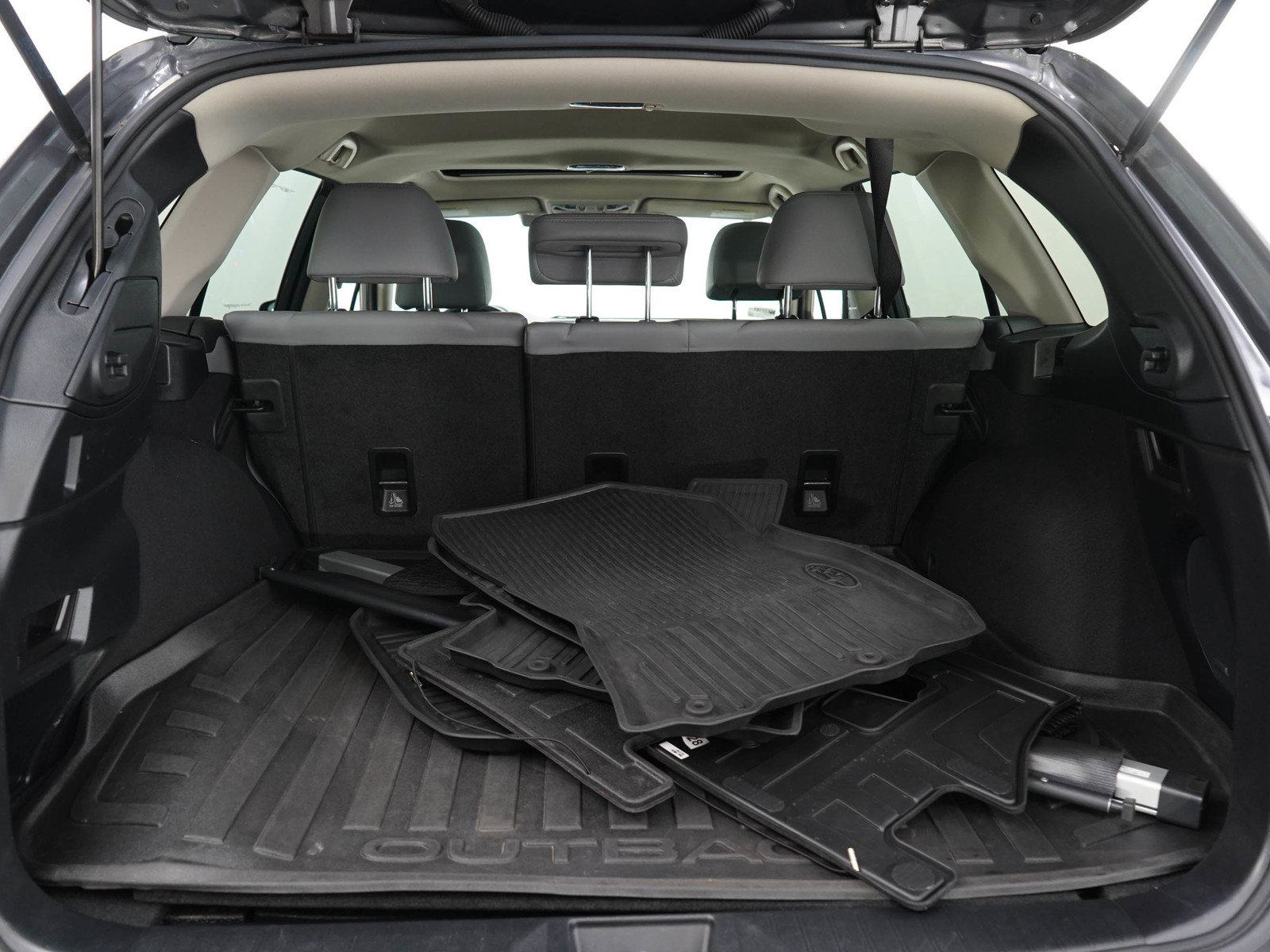 Used 2018 Subaru Outback 2.5i Limited AWD/4WD image 9