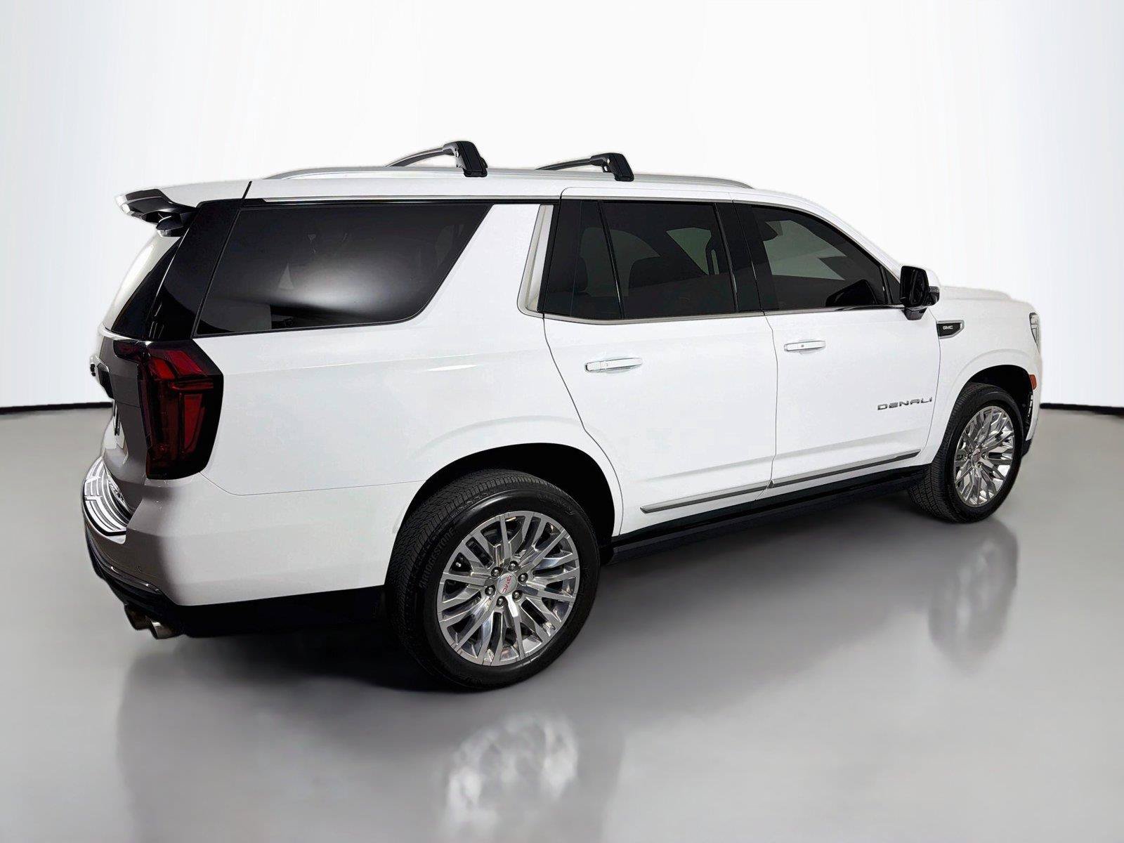 Used 2024 GMC Yukon Denali AWD/4WD image 4