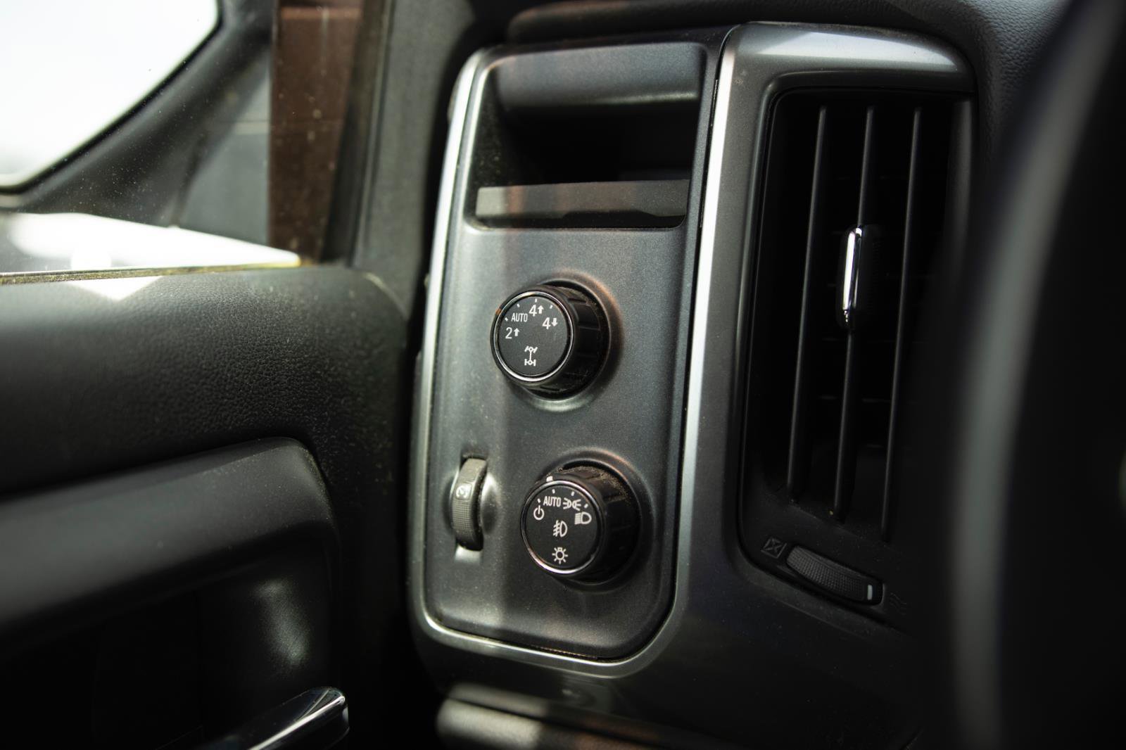 Used 2015 Chevrolet Silverado 1500 LT w/ All Star Edition AWD/4WD image 10