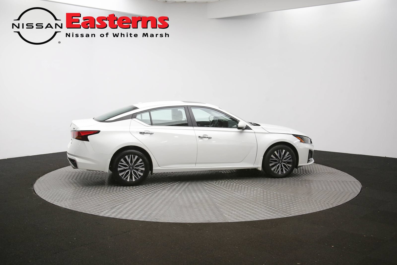 Used 2024 Nissan Altima 2.5 SV w/ SV Premium Package AWD/4WD image 43