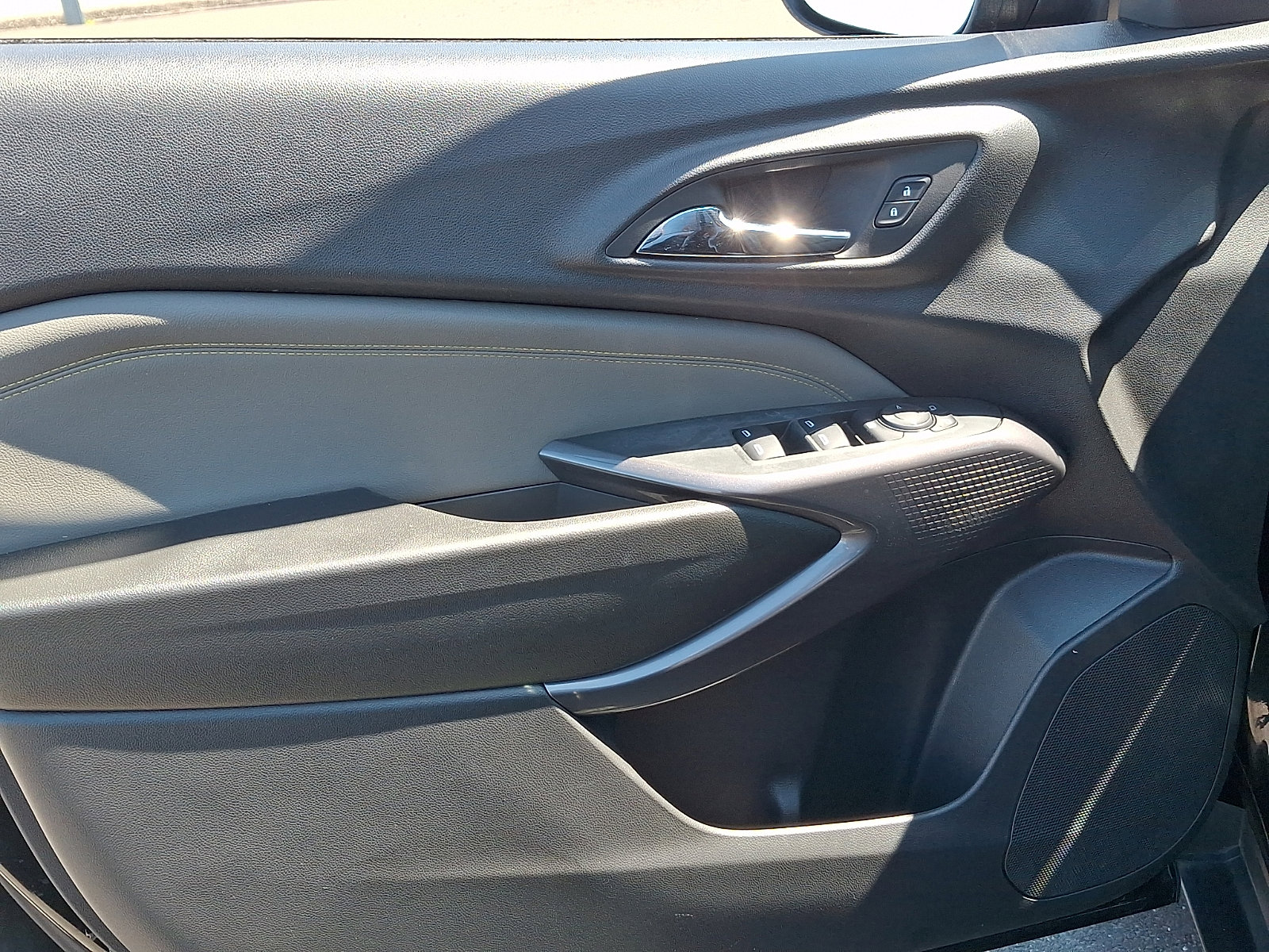 Certified 2024 Chevrolet Trax ACTIV w/ Driver Confidence Package image 12