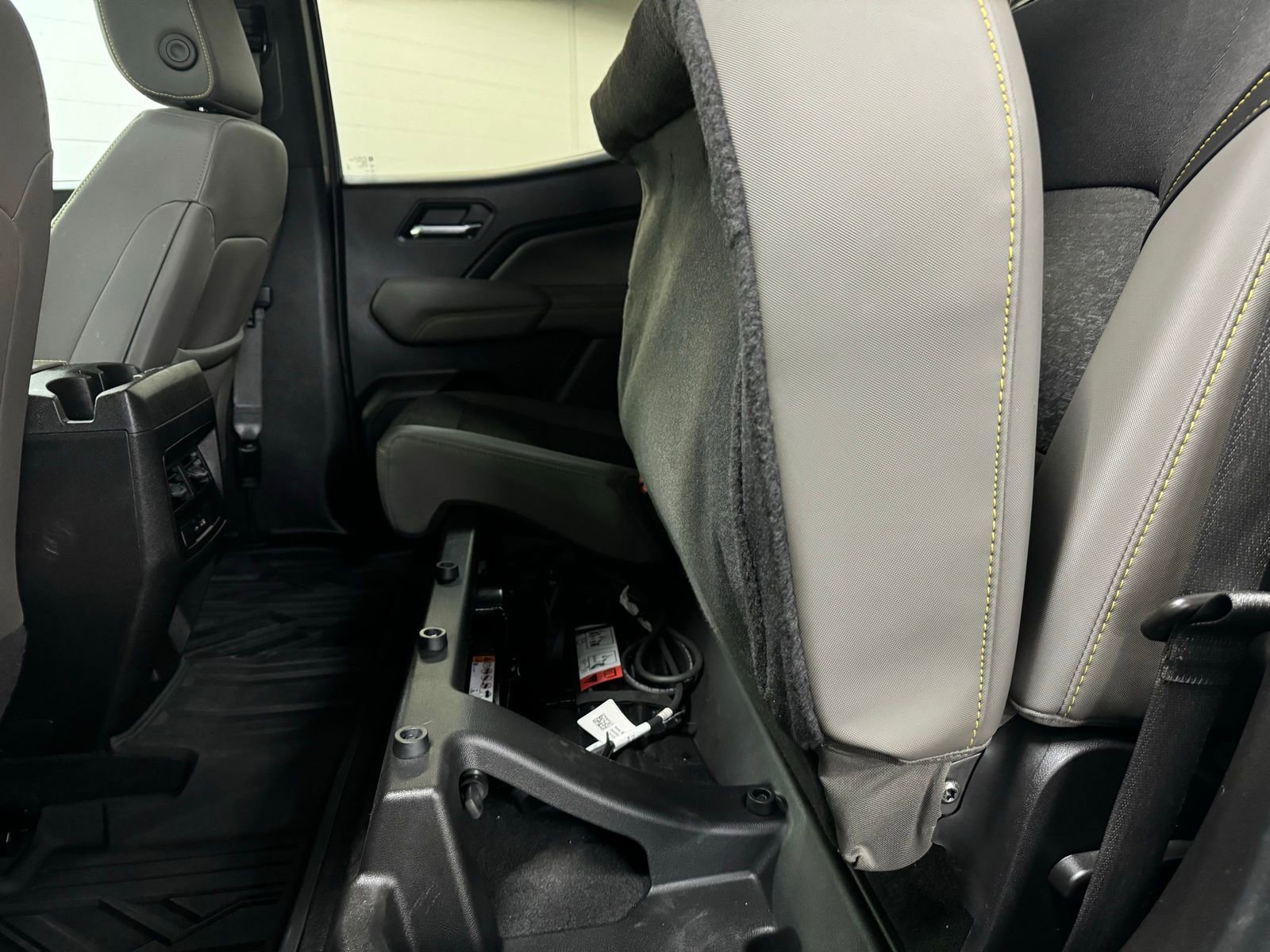 Used 2024 Chevrolet Colorado ZR2 w/ Technology Package image 29