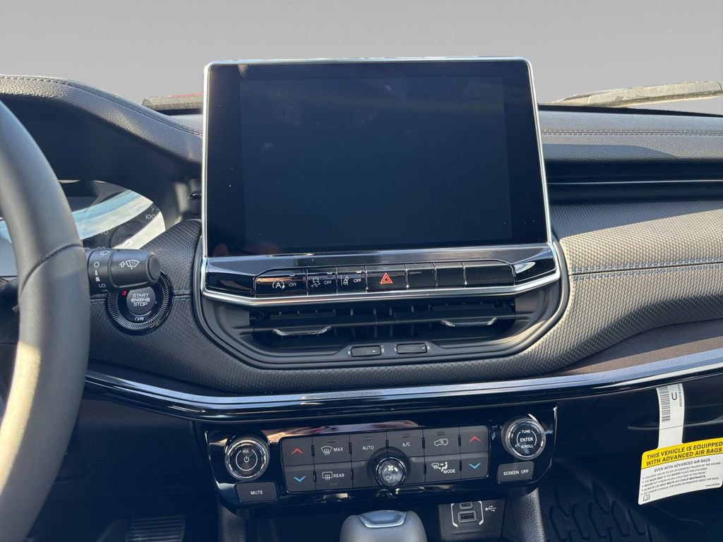 New 2026 Jeep Compass Latitude image 20