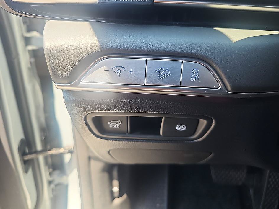 Used 2025 Genesis GV80 3.5T AWD/4WD image 14