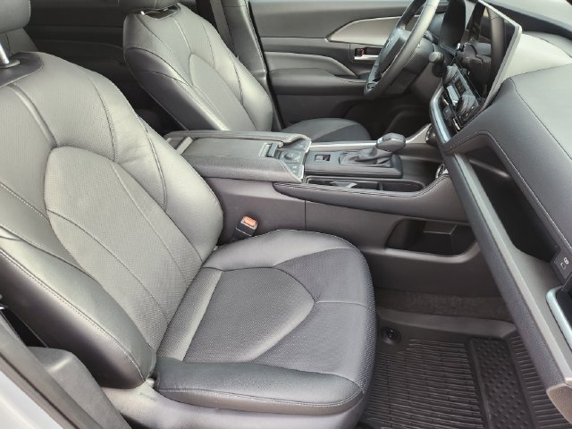 Certified 2026 Toyota Grand Highlander AWD Hybrid image 12