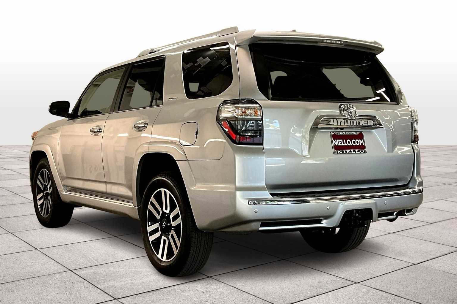 Used 2023 Toyota 4Runner Limited image 15