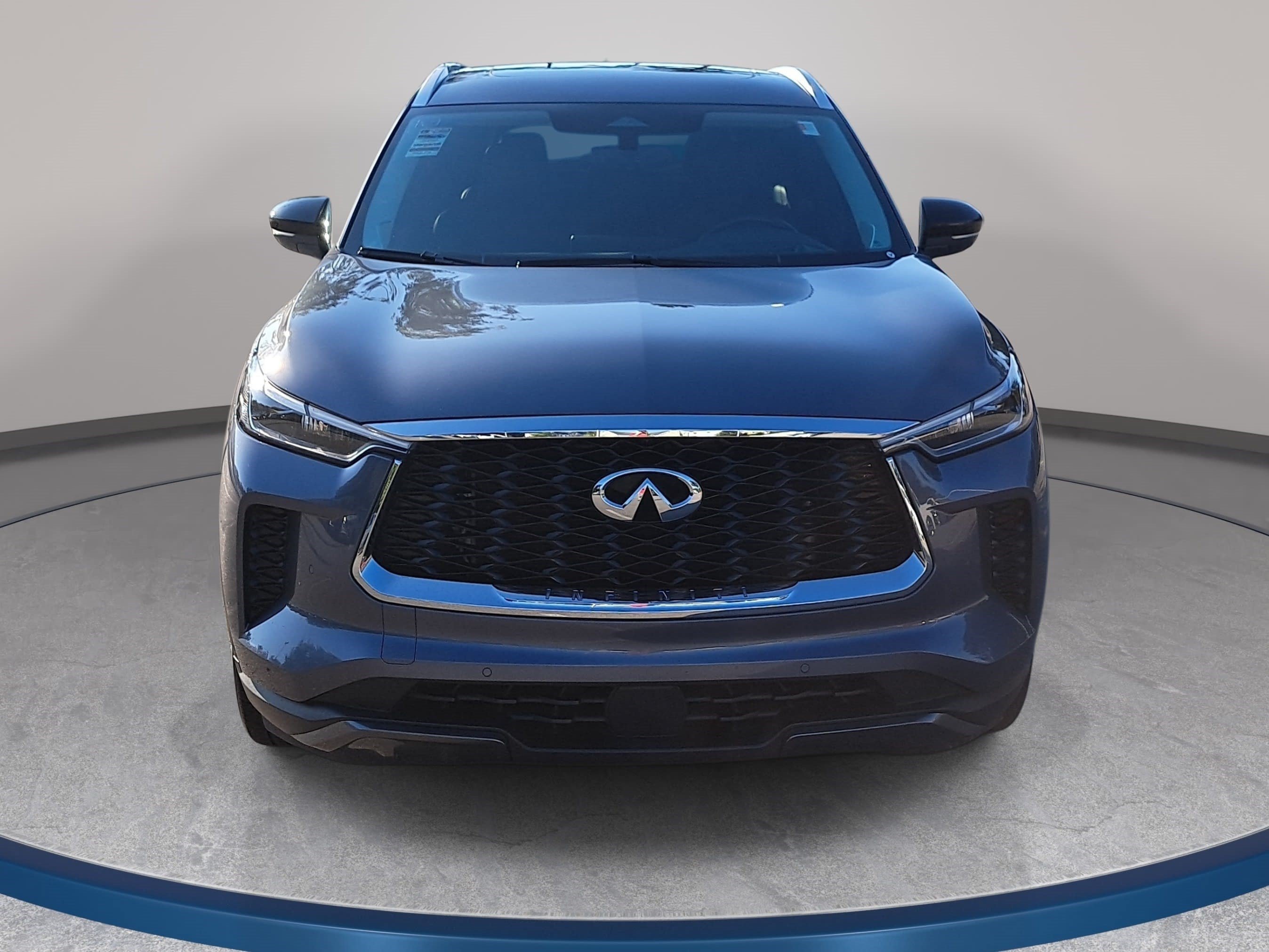 Used 2023 INFINITI QX60 Sensory w/ Vision Package AWD/4WD image 2