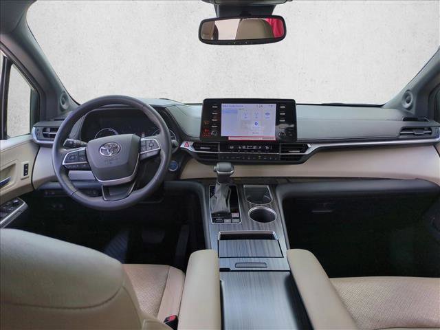 Certified 2024 Toyota Sienna Limited FWD image 19