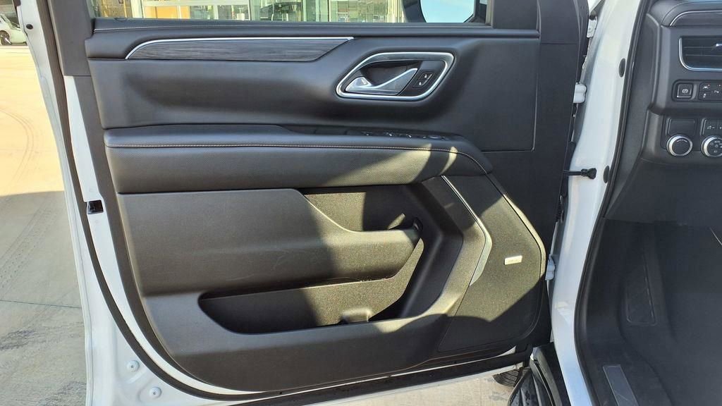 Used 2021 GMC Yukon XL SLT image 16