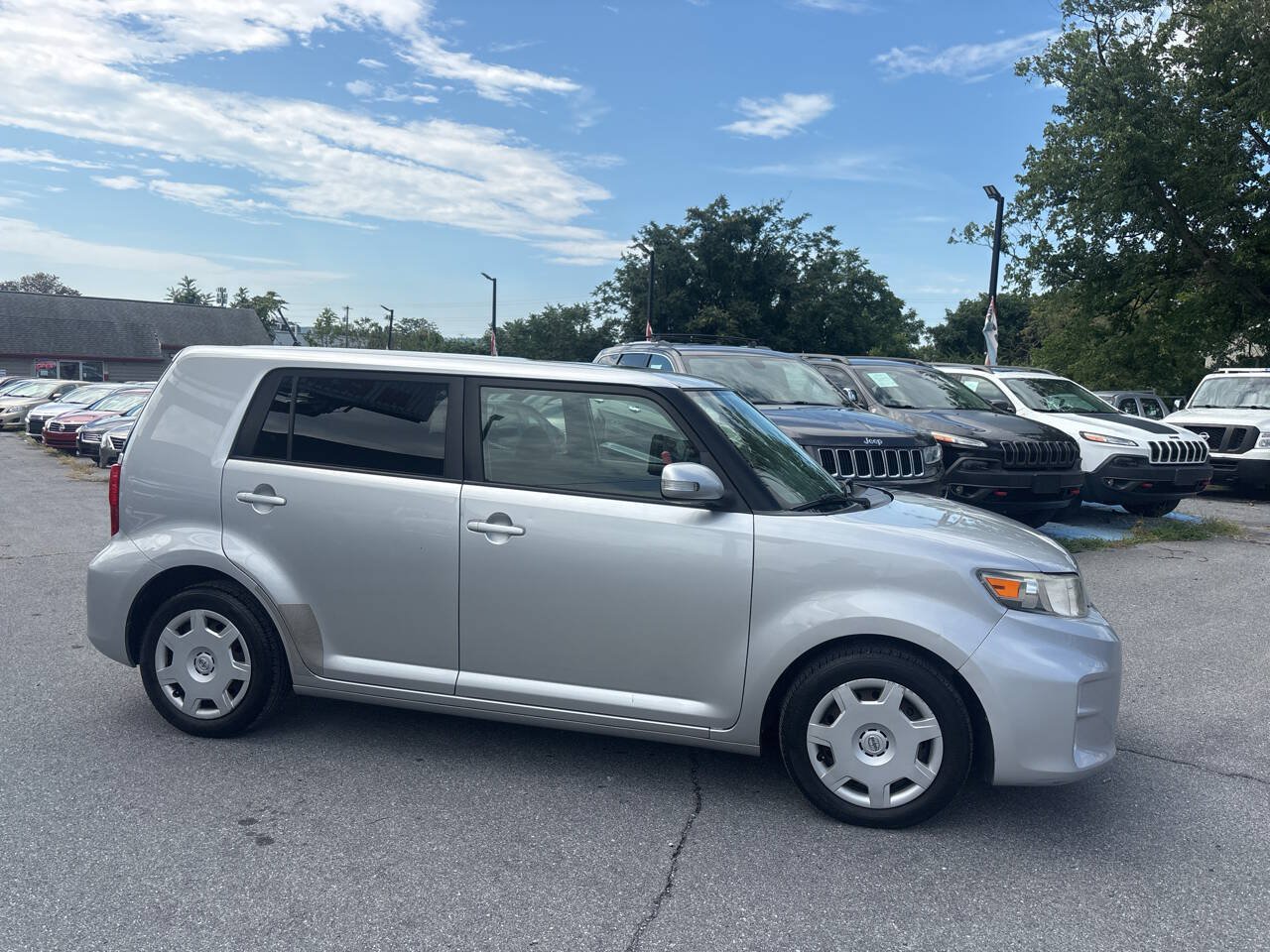 Used 2011 Scion xB FWD image 5
