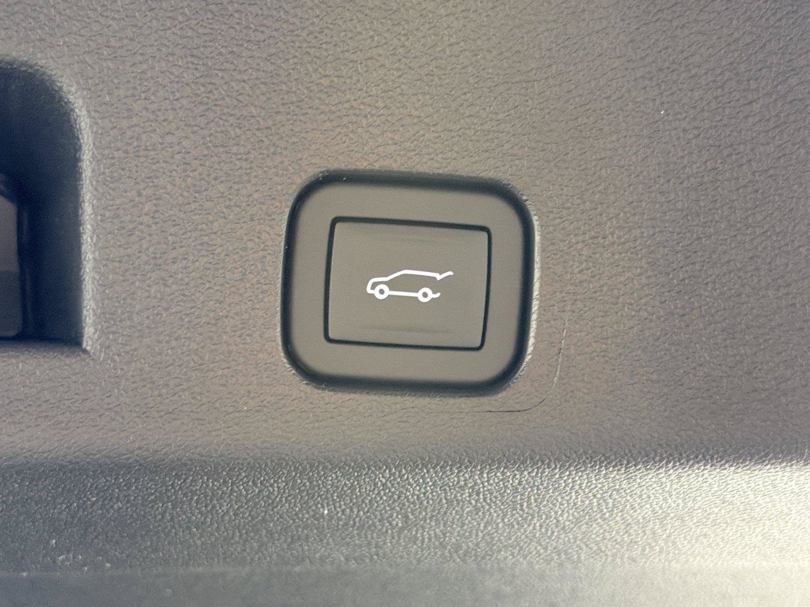 New 2026 GMC Acadia Denali Ultimate FWD image 18