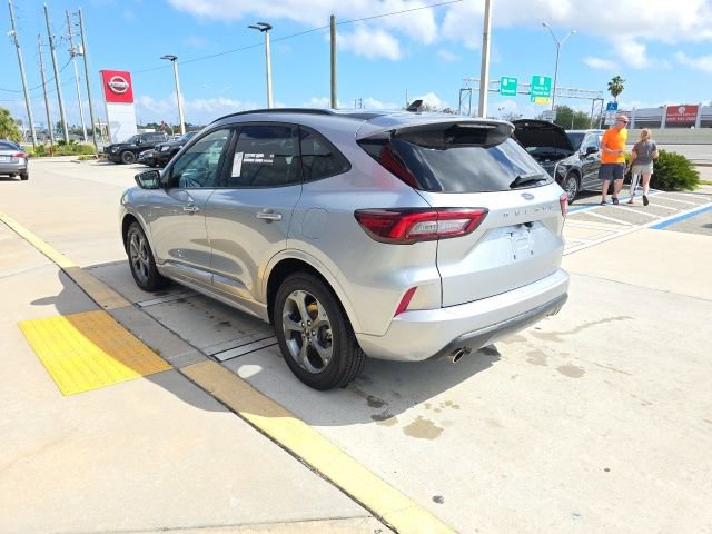 Used 2024 Ford Escape ST-Line image 6
