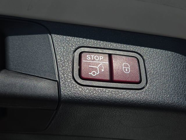 New 2026 Mercedes-Benz GLB 250 4MATIC image 32