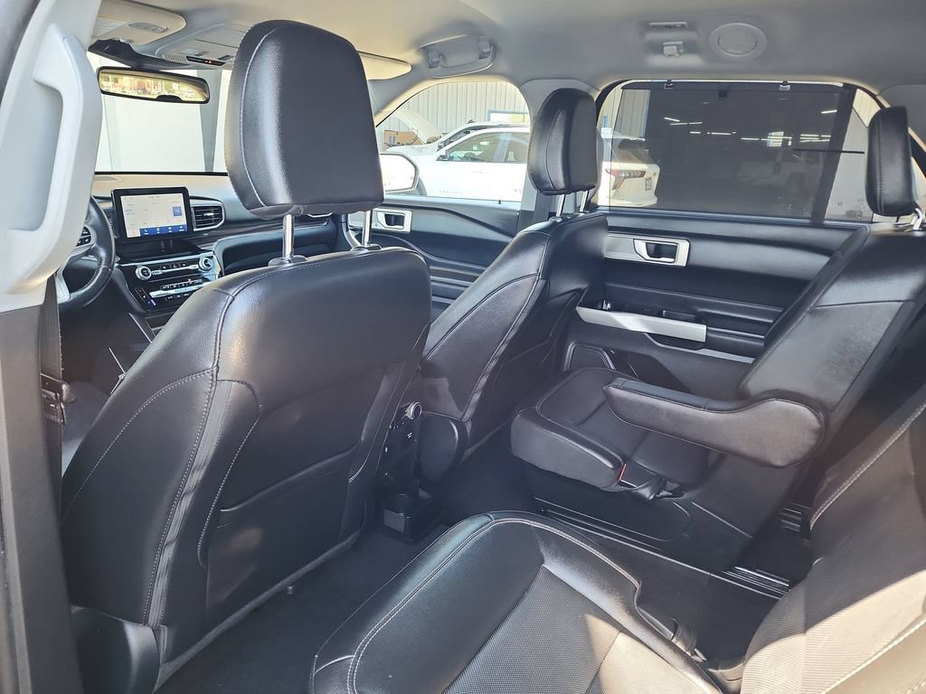 Used 2023 Ford Explorer Limited w/ Equipment Group 301A AWD/4WD image 39