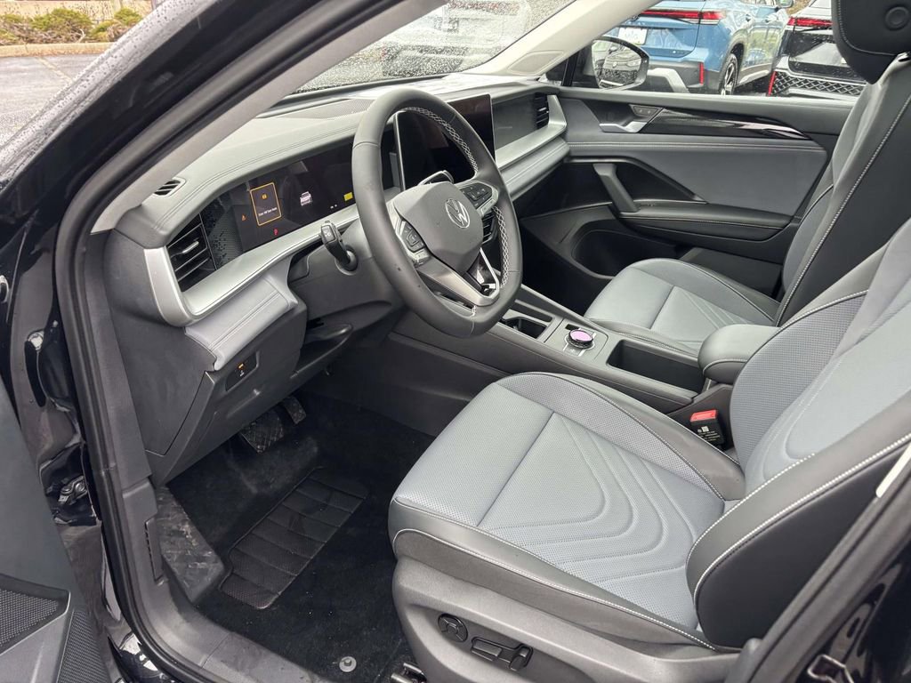 New 2026 Volkswagen Tiguan SE image 24