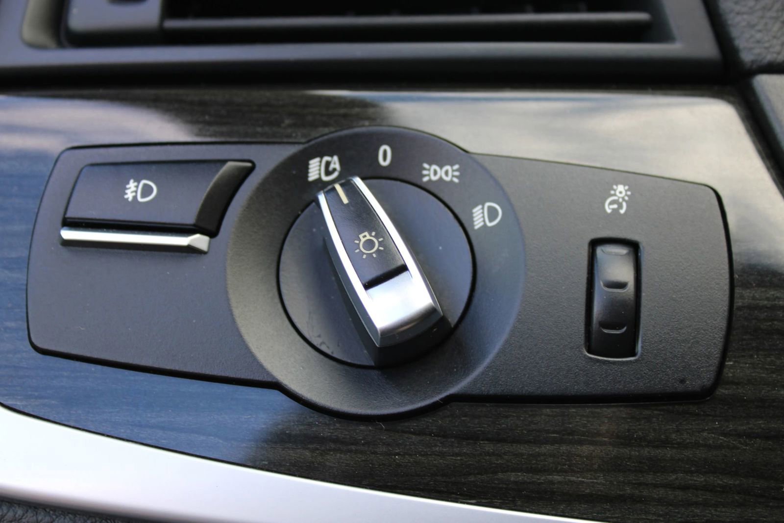 Used 2013 BMW 528i xDrive Sedan AWD/4WD image 29