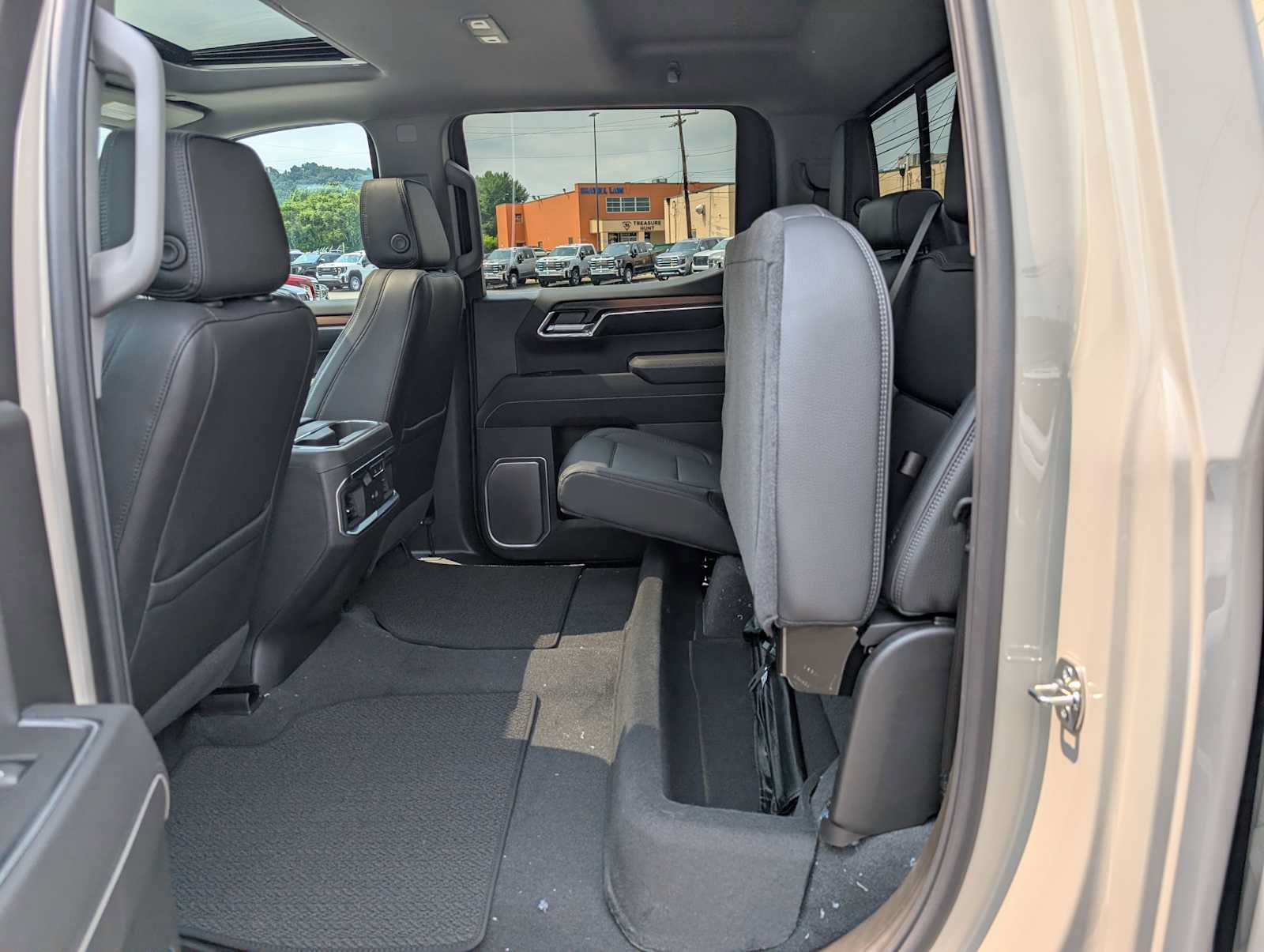 New 2026 GMC Sierra 1500 Denali w/ Technology Package AWD/4WD image 22