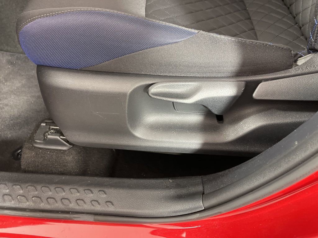 Used 2020 Toyota C-HR XLE image 20