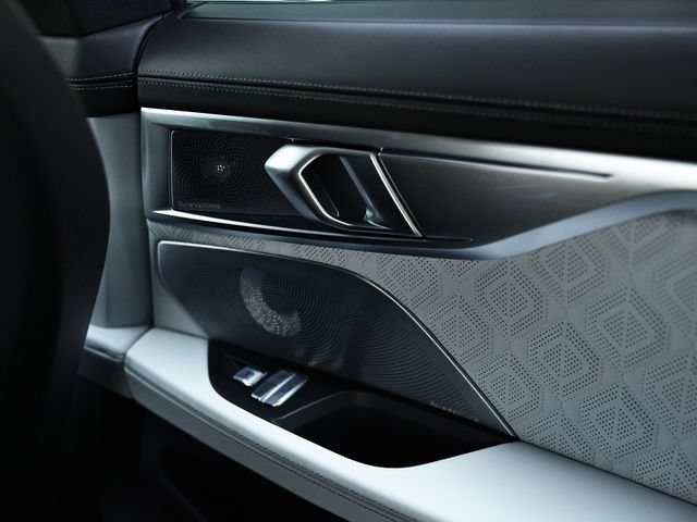 Used 2023 BMW M8 Gran Coupe xDrive Competition w/ M Carbon Exterior Package AWD/4WD image 32