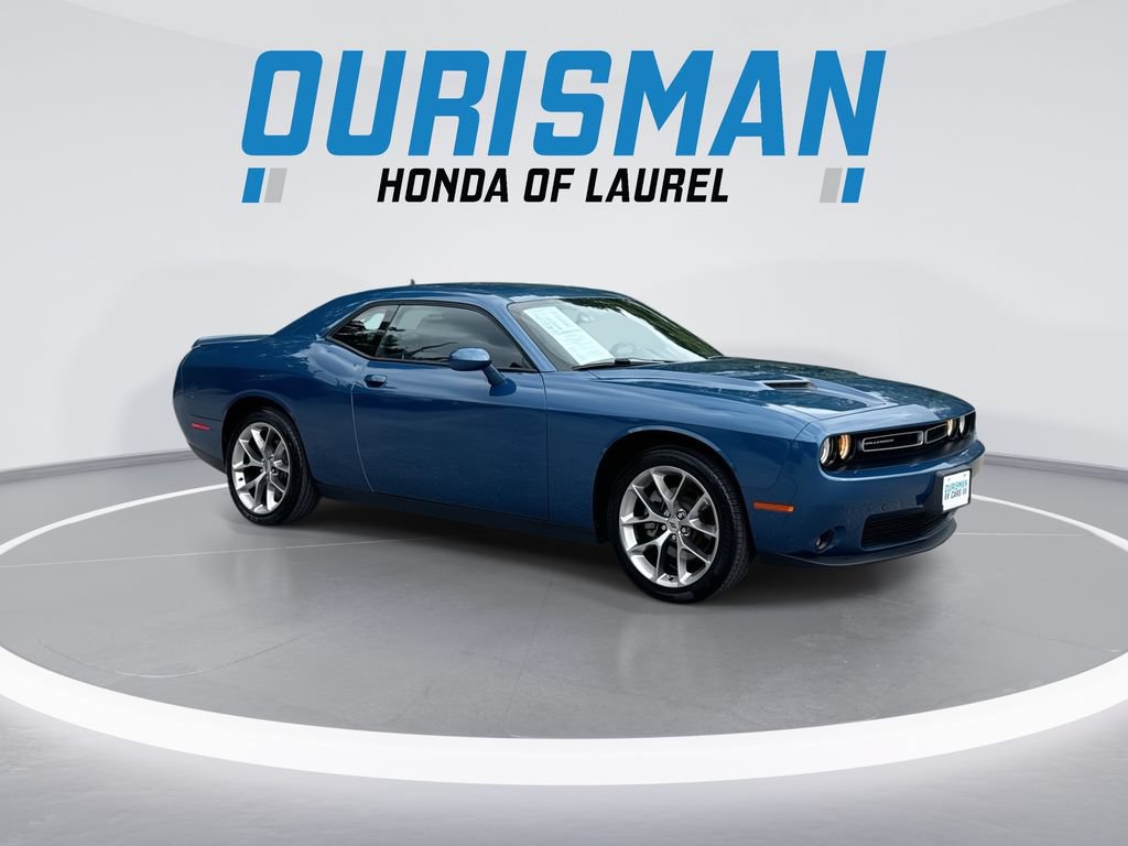 Used 2021 Dodge Challenger SXT w/ Plus Package RWD image 2